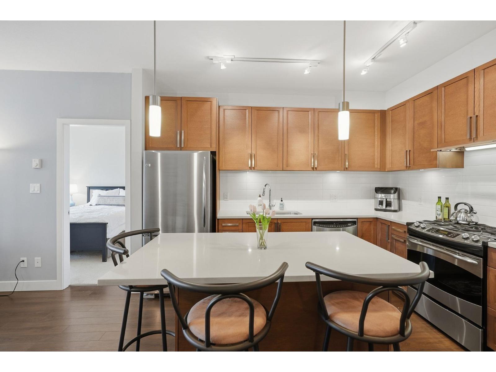 225 15850 26 AVENUE, Surrey