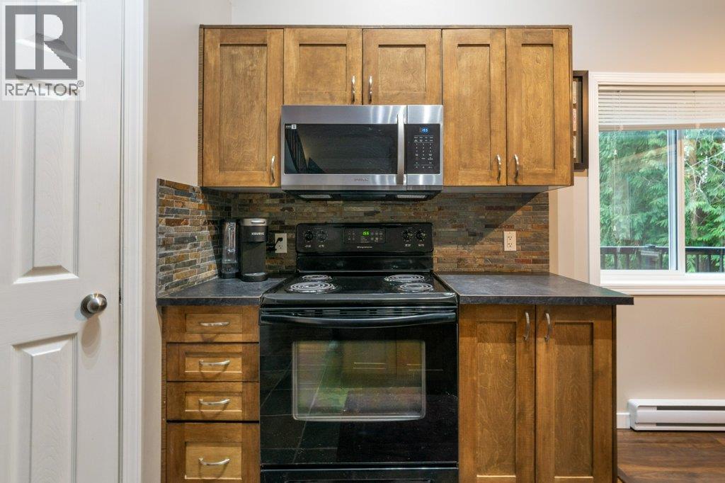 7268 Estate Place, Anglemont