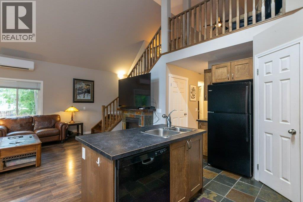 7268 Estate Place, Anglemont