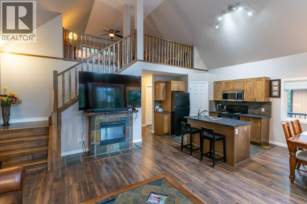 7268 Estate Place, Anglemont