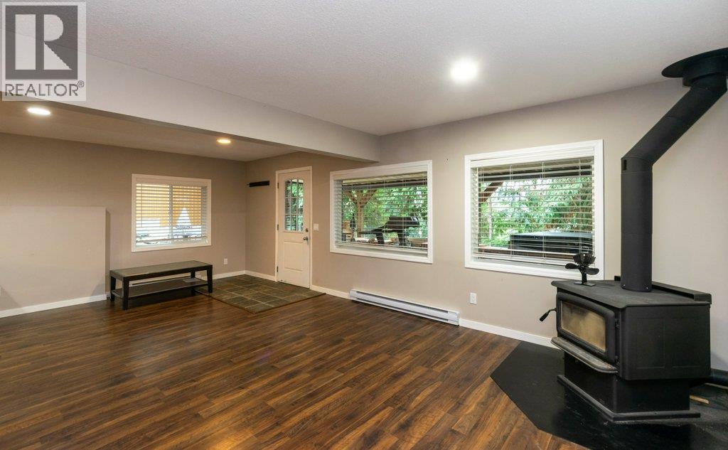 7268 Estate Place, Anglemont