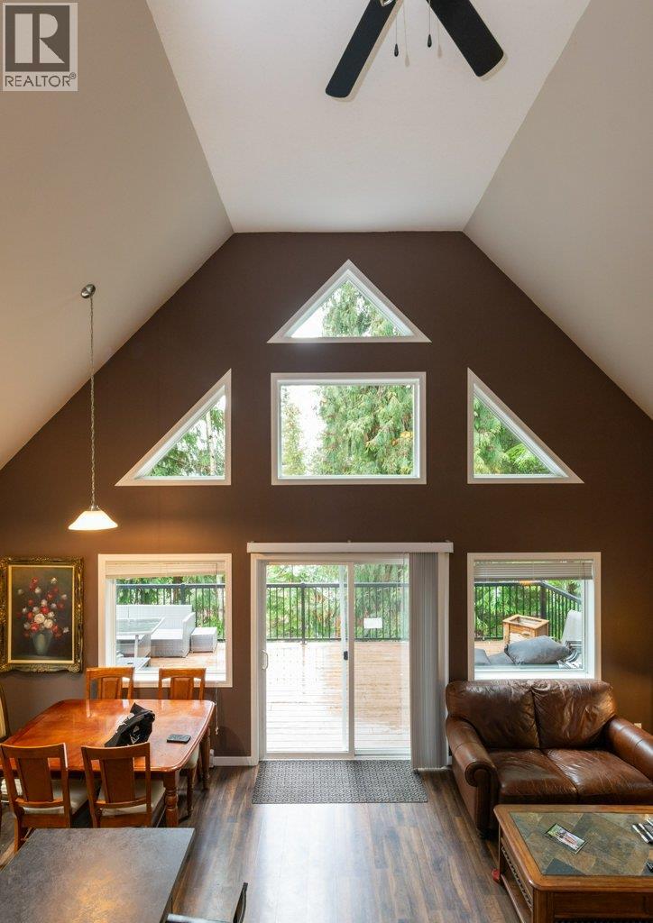 7268 Estate Place, Anglemont