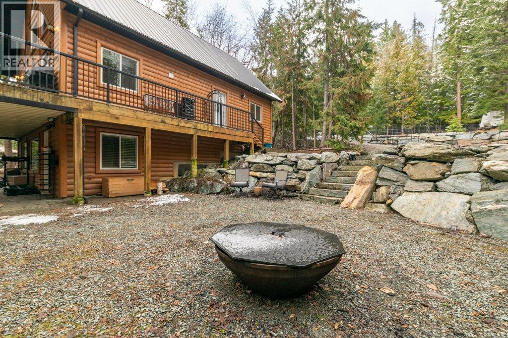 7268 Estate Place, Anglemont