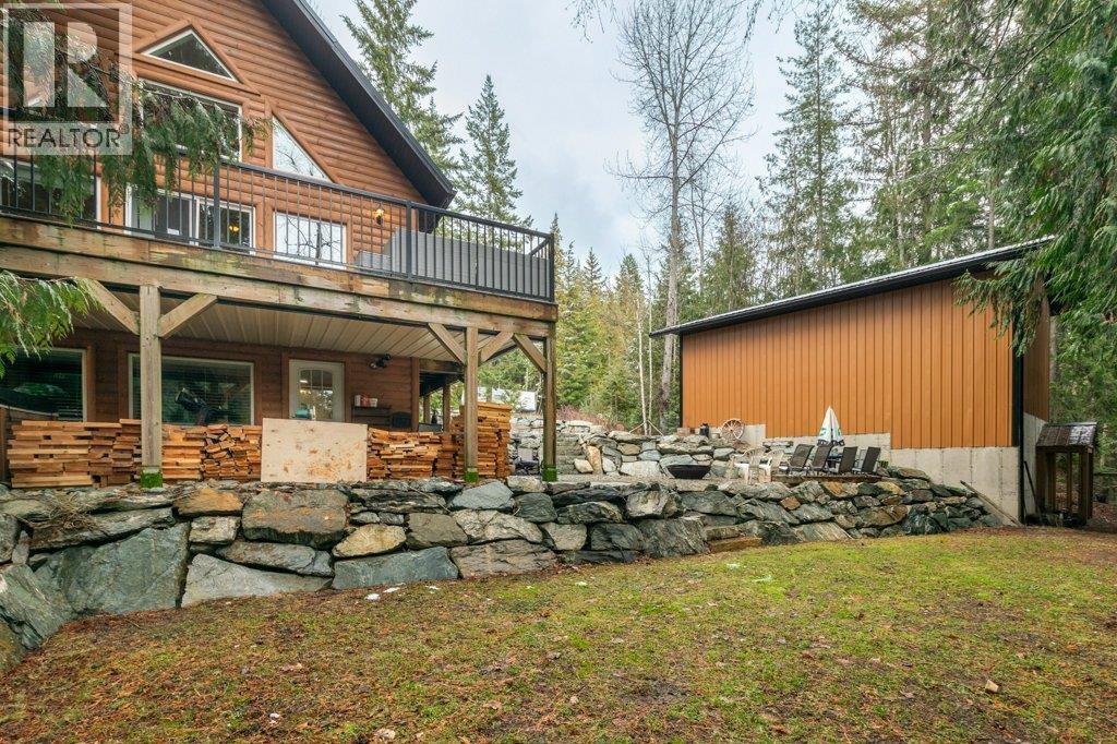 7268 Estate Place, Anglemont