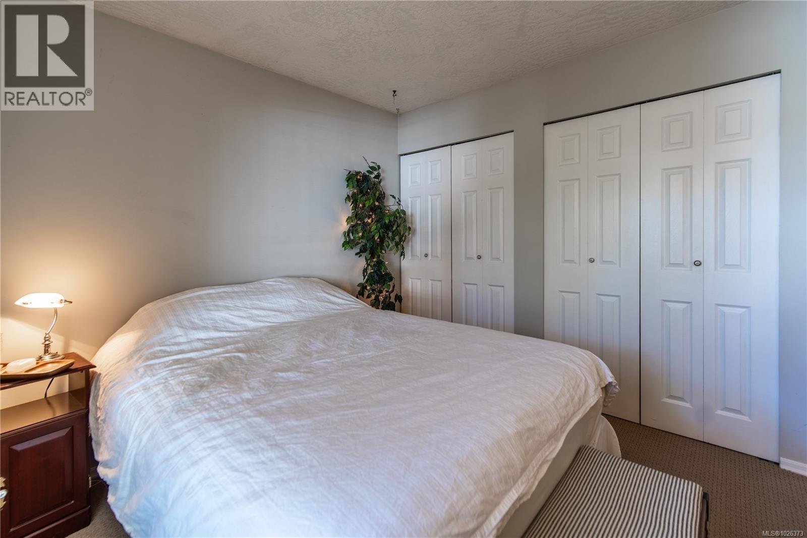 304 832 Fisgard Street, Victoria