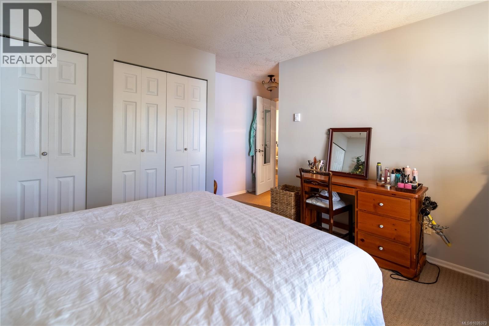 304 832 Fisgard Street, Victoria