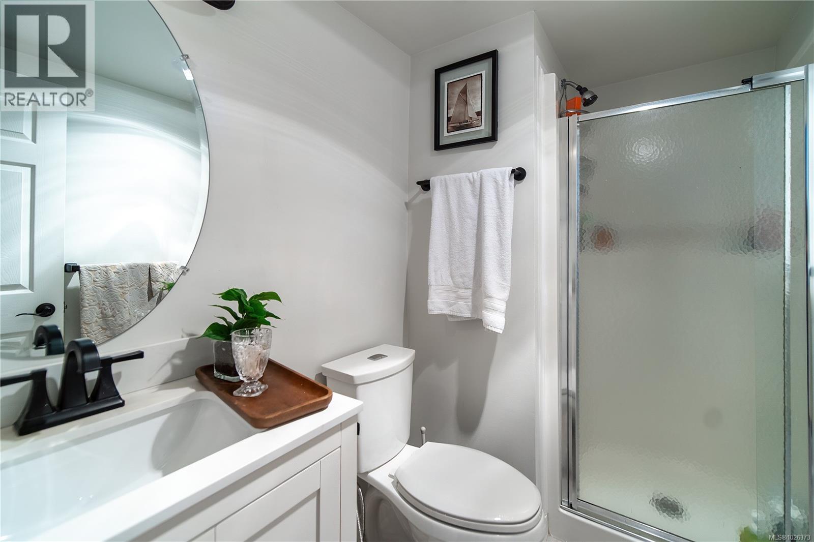 304 832 Fisgard Street, Victoria