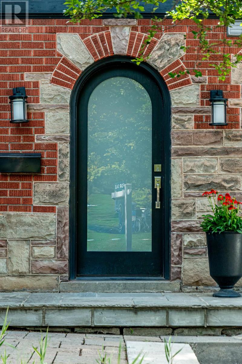 3 OAKWOOD PLACE - Photo 3 of 48, Hamilton (Westdale), Ontario