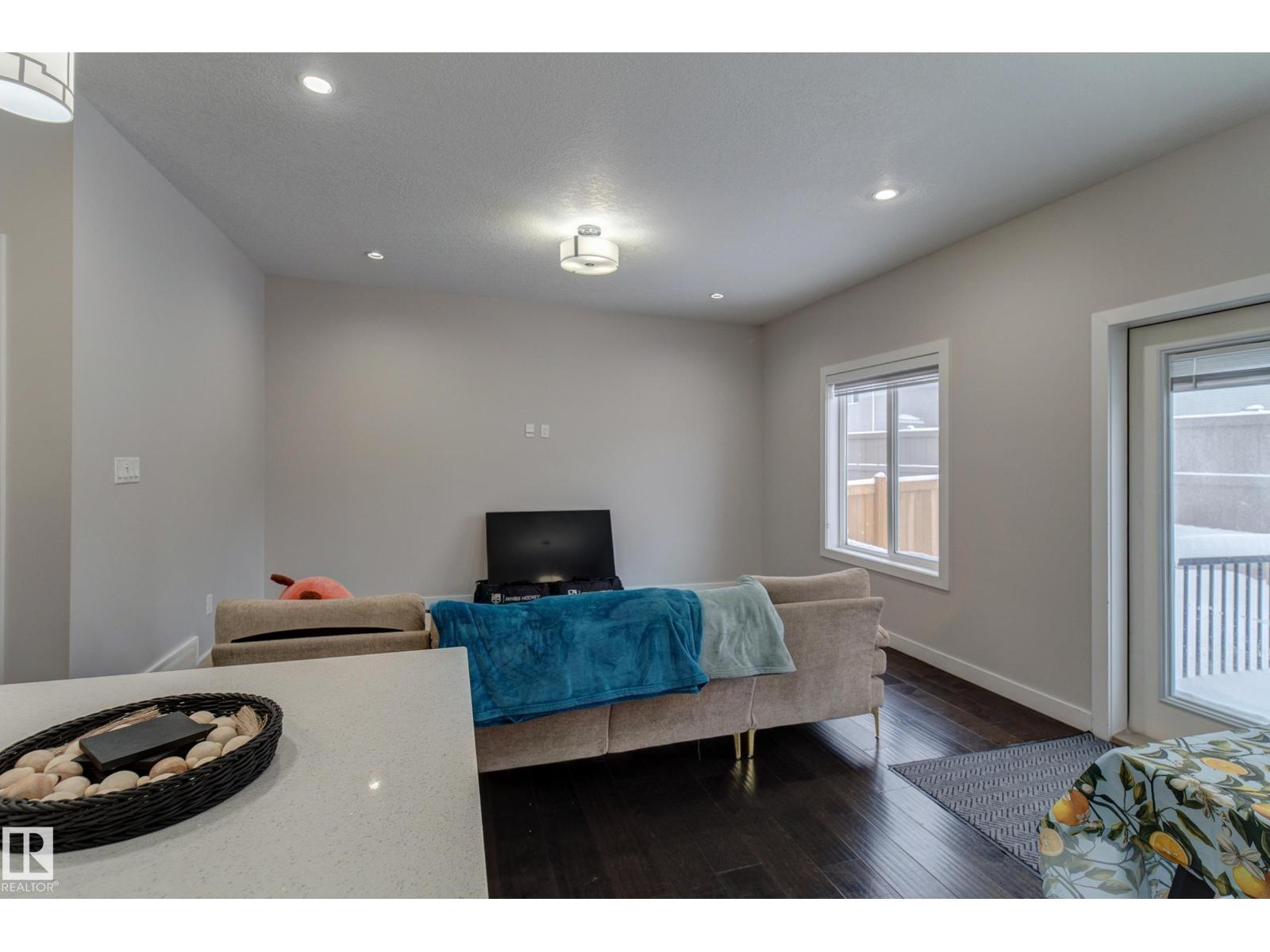 #46 1703 16 AV NW NW - 14