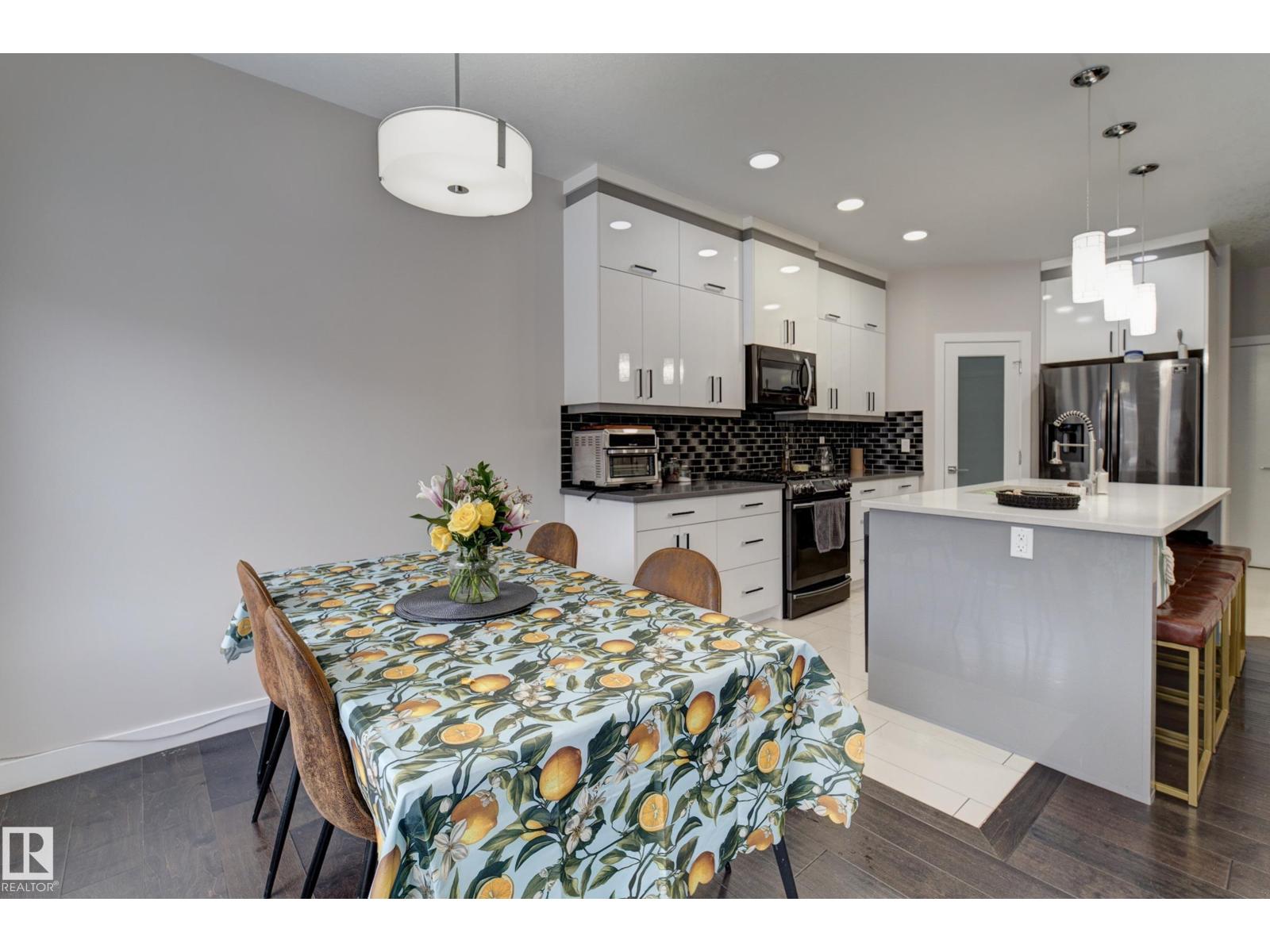 #46 1703 16 AV NW NW - 18