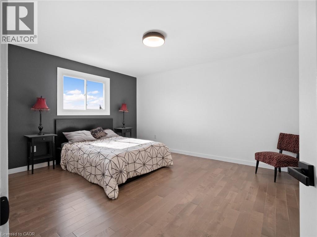 24 KEEFER Road - 32