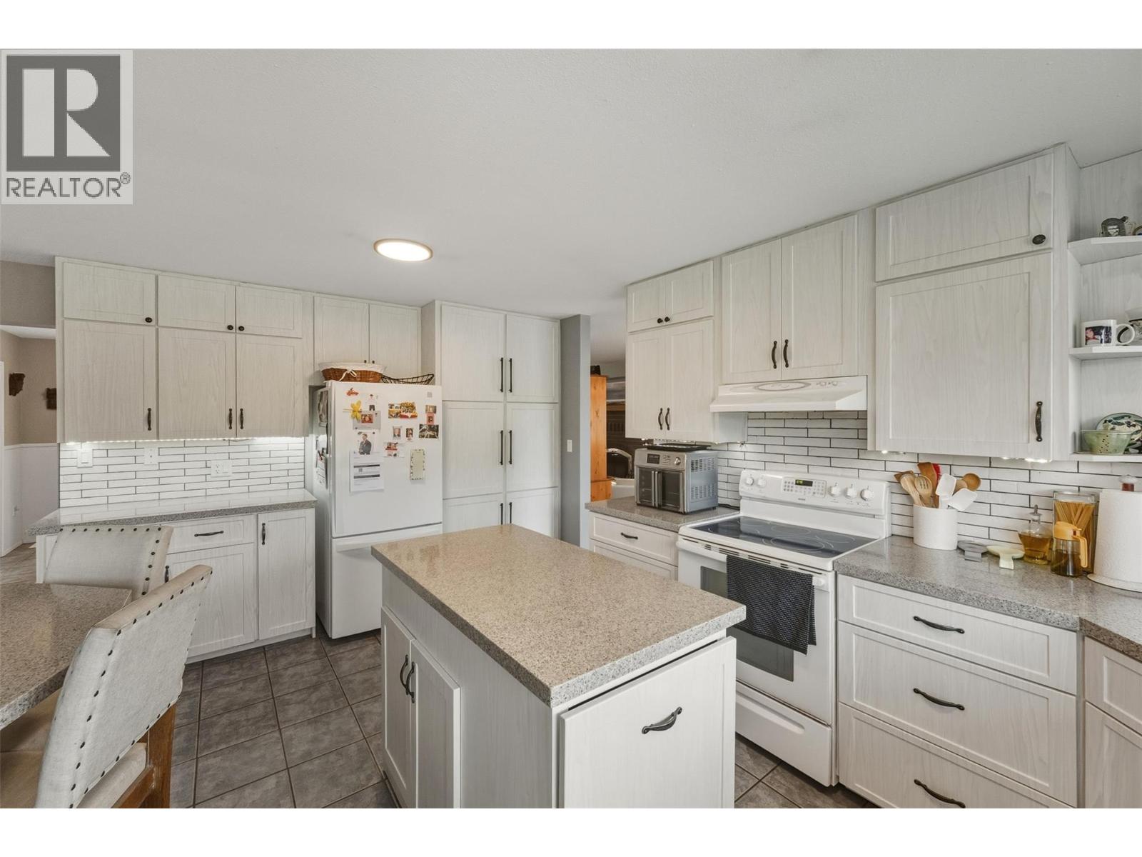 465 Wilson Mountain Road, Oliver