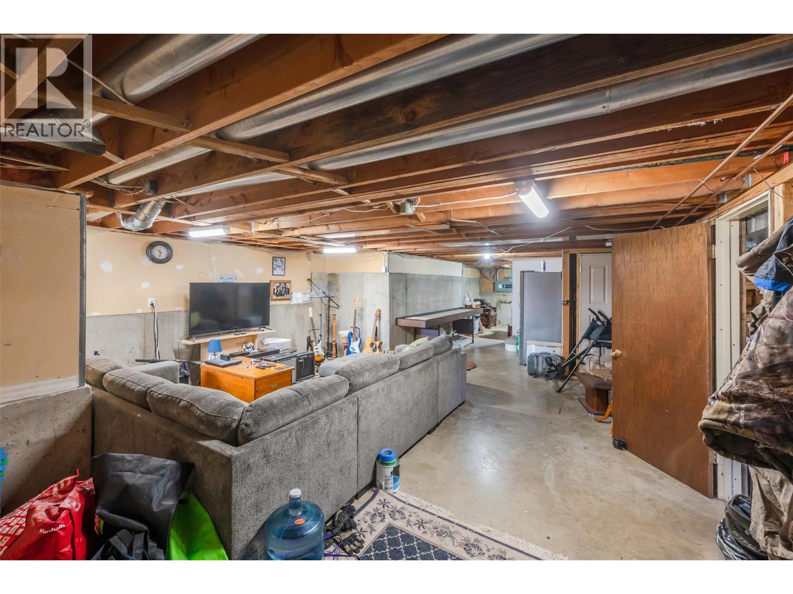 465 Wilson Mountain Road, Oliver