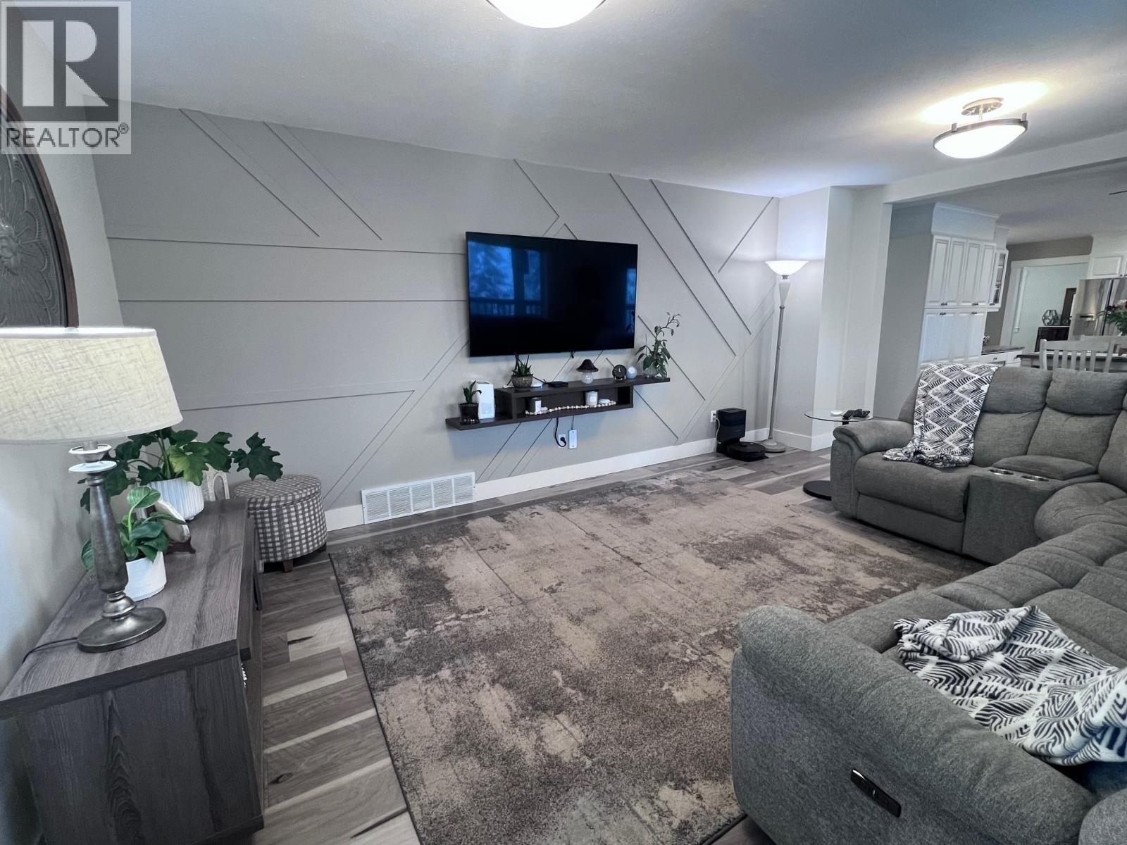 1141 HIGHLAND Road, Smithers