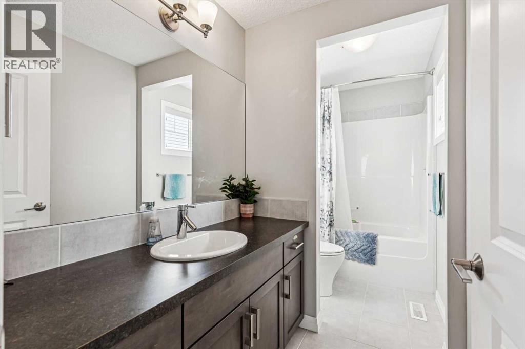 49 Sunset Manor, Cochrane