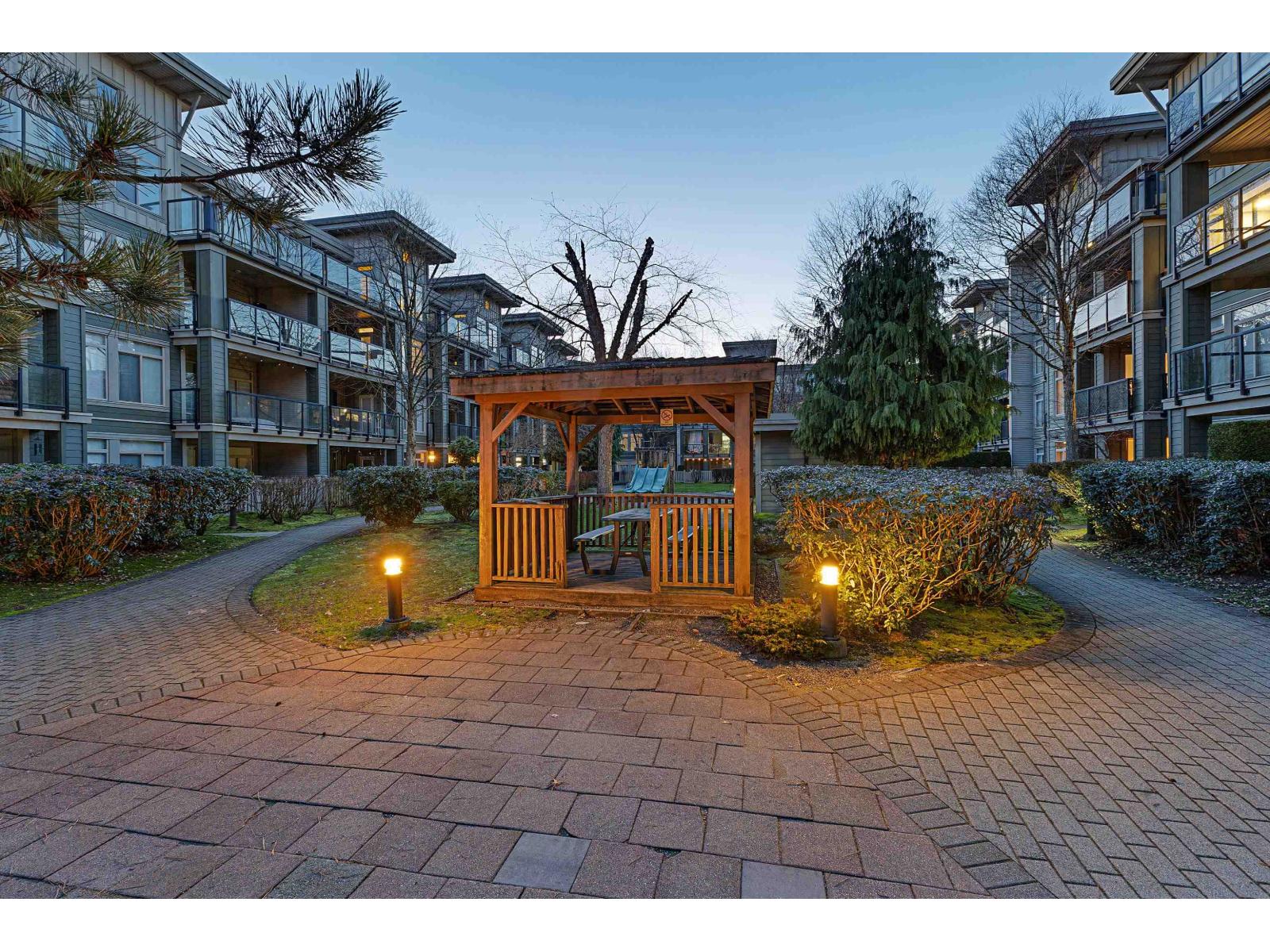 318 10180 153 STREET, Surrey