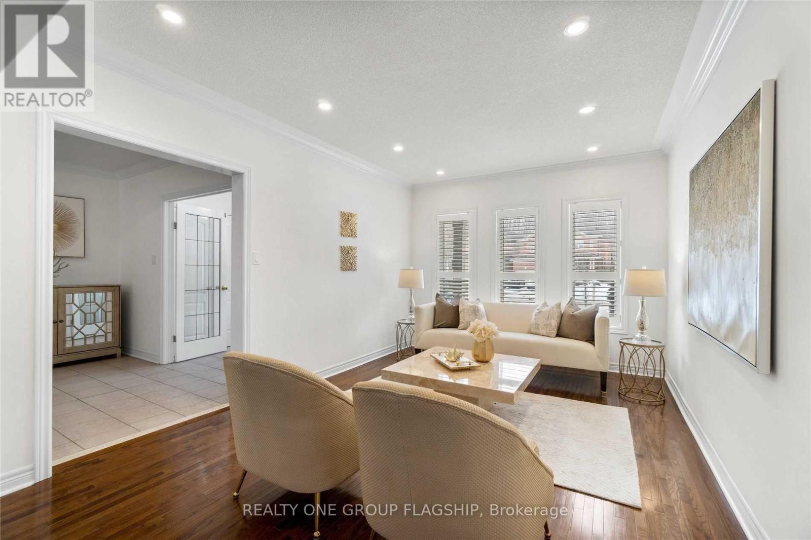 355 Carruthers photo 4