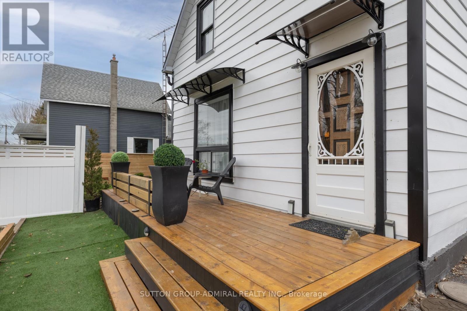 70 BELLEVILLE STREET - 7