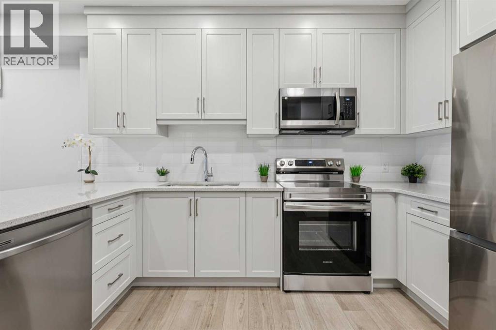 Single Family House for Sale in    Street SW Springbank Hill Calgary 