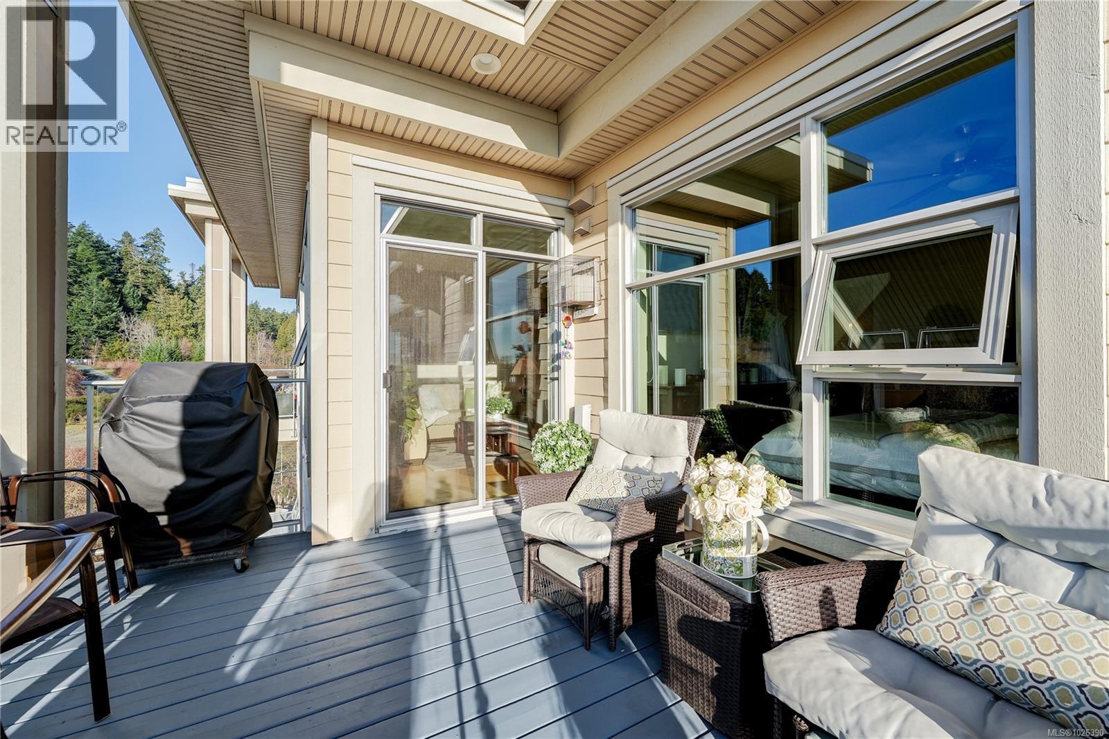 404 3234 Holgate Lane, Colwood