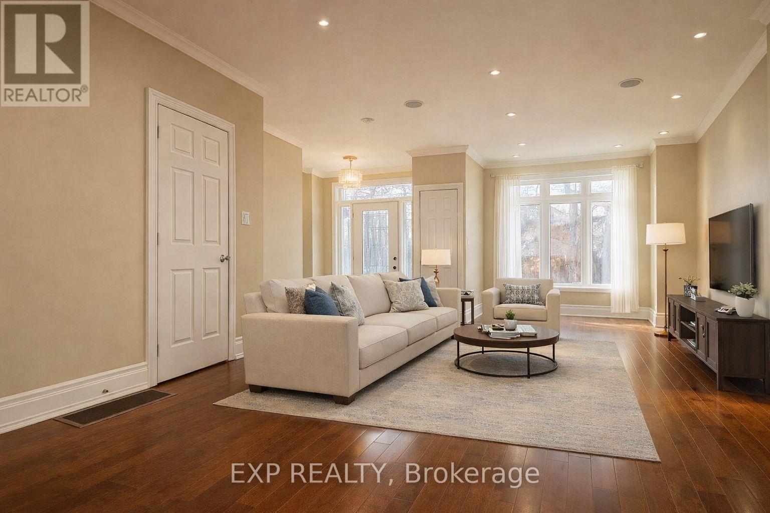 1291 Pape Unit Main photo 5