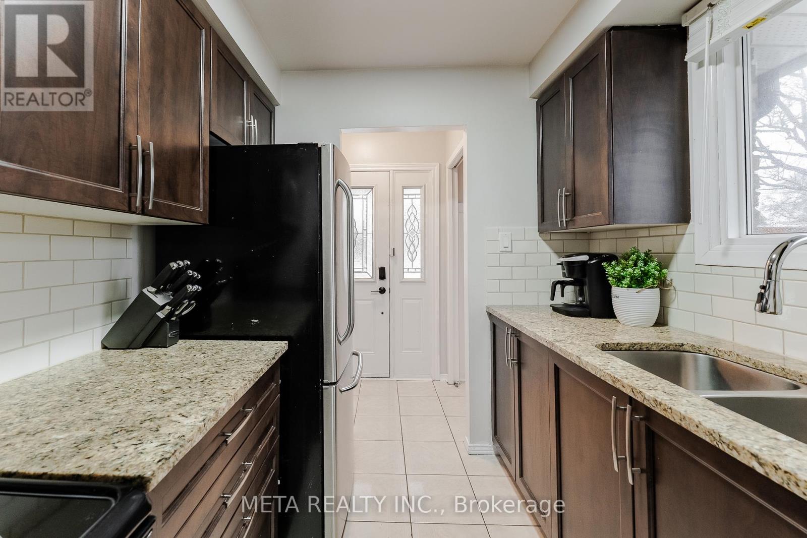 723 WEST 5TH STREET - Photo 4 of 40, Hamilton (Fessenden), Ontario