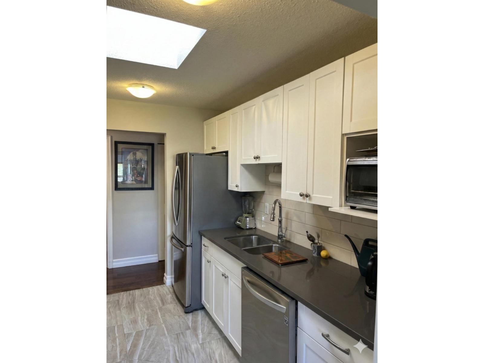 302 1354 WINTER STREET, White Rock