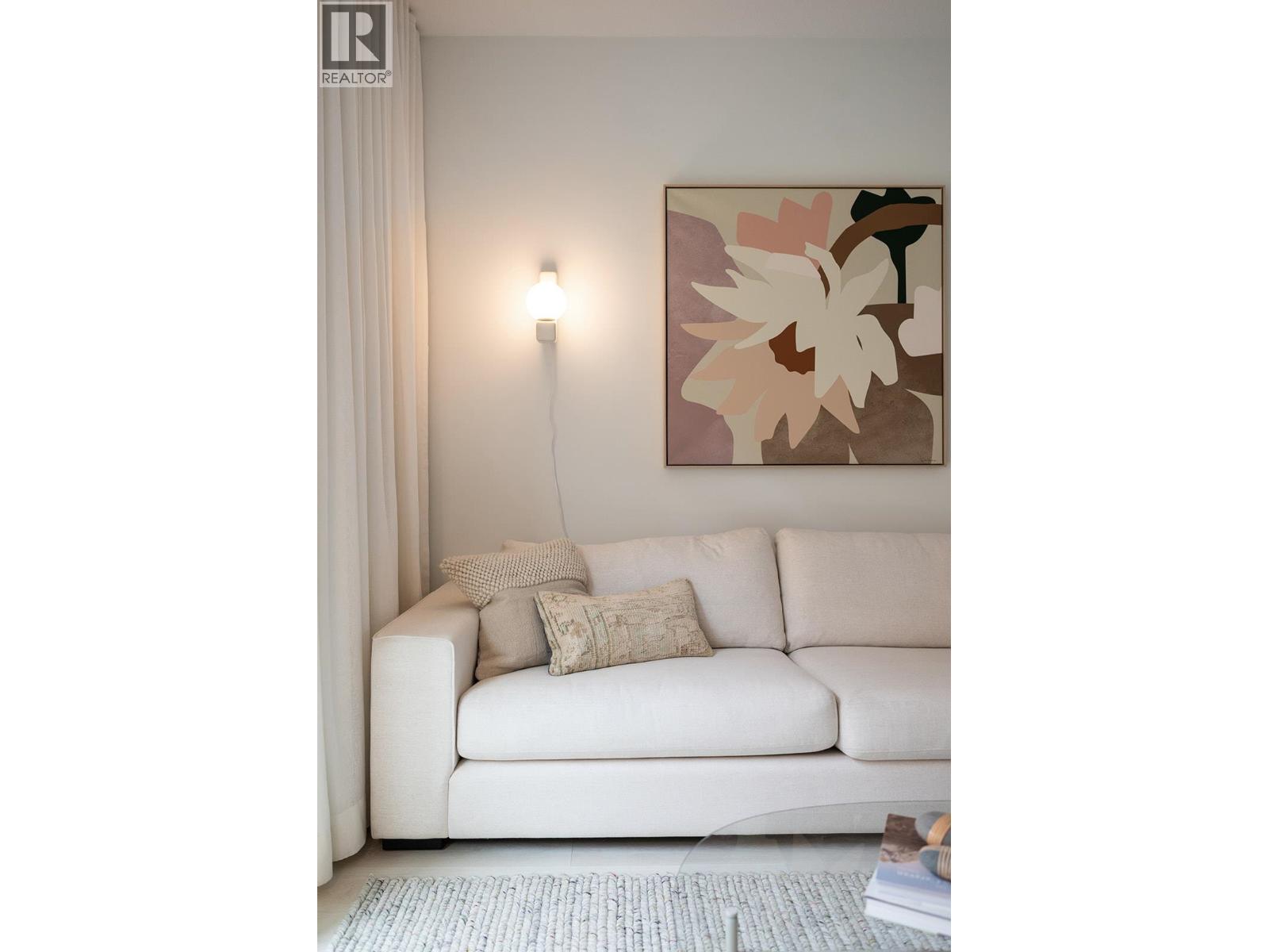 126 2045 HERITAGE PARK LANE, North Vancouver