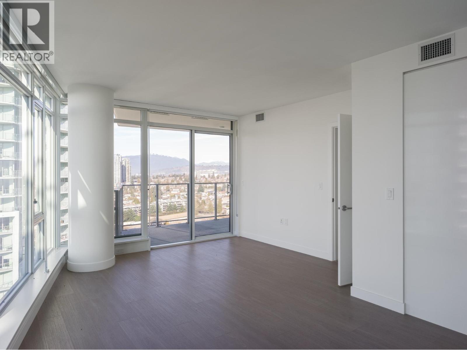 2105 7769 PARK CRESCENT, Burnaby