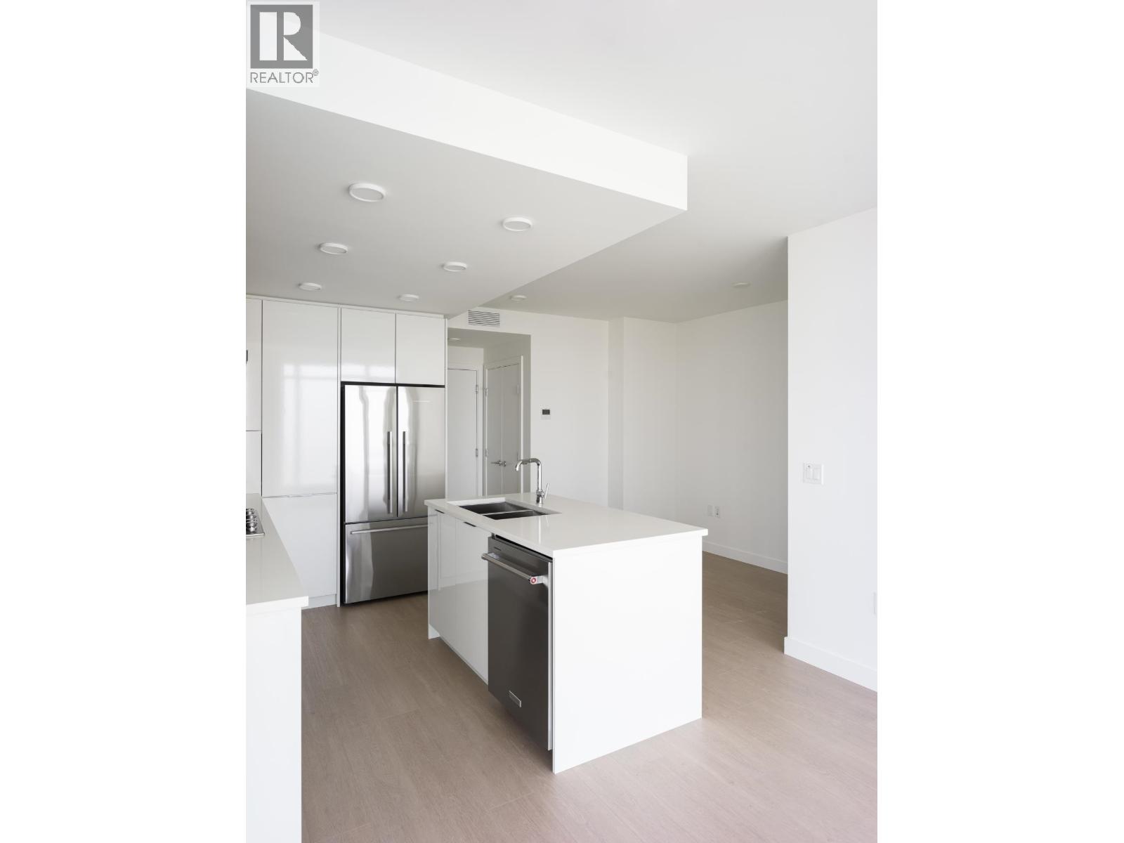 2402 7683 PARK CRESCENT, Burnaby