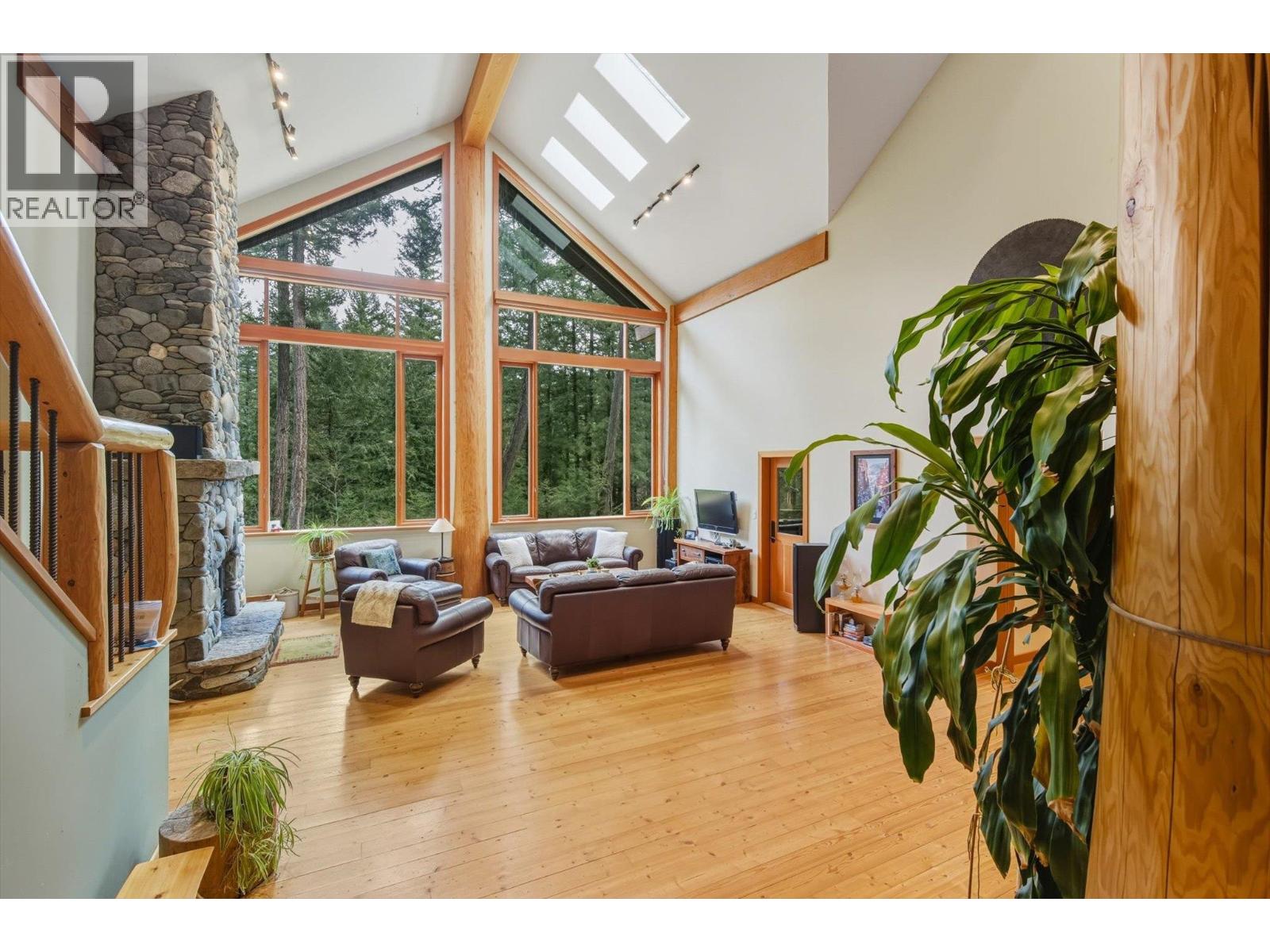 2 WALKERVILLE ROAD - Photo 5 of 37, Pemberton, British Columbia