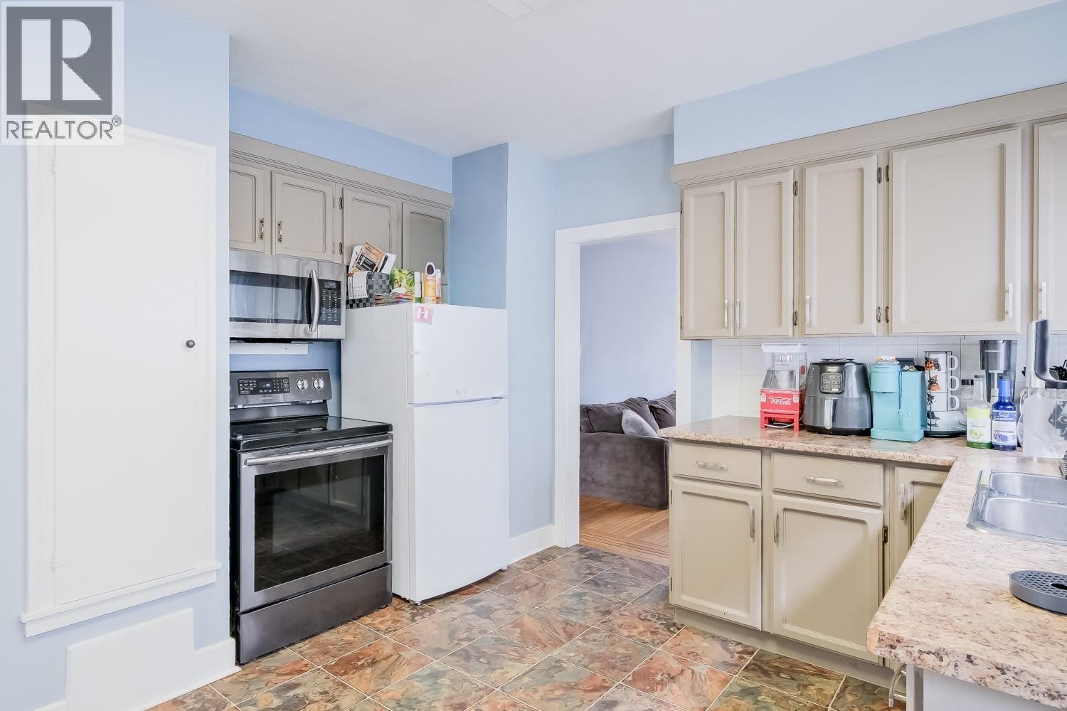 857 Main Street, Penticton