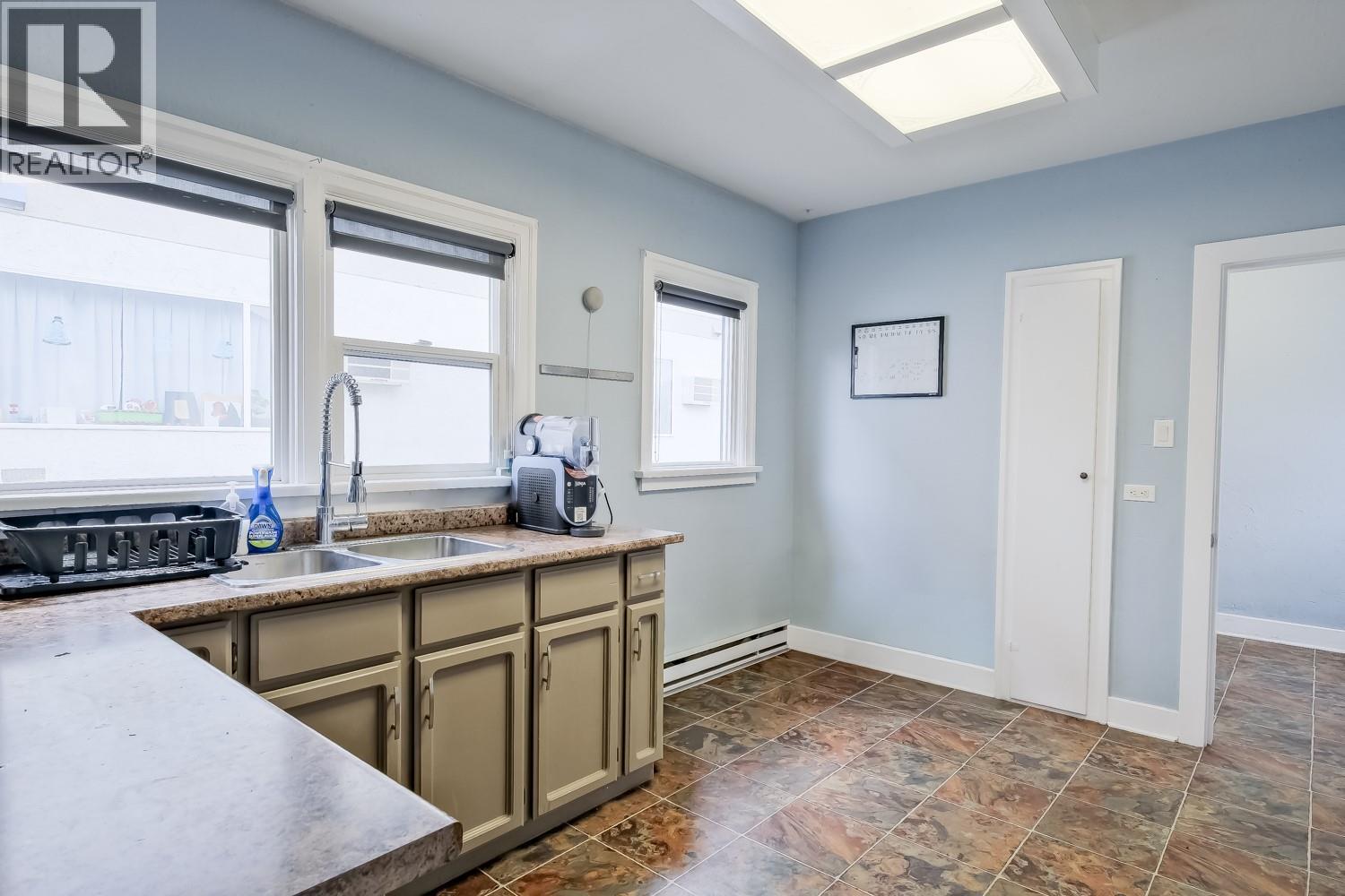 857 Main Street, Penticton