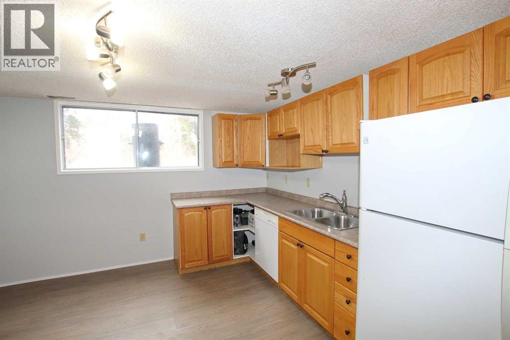 
          97 Cunningham Crescent
            <br/>
            <span>Red Deer</span>
            , 
            <span>AB</span>
             <span>T4P2S2</span>
         - Photo 16