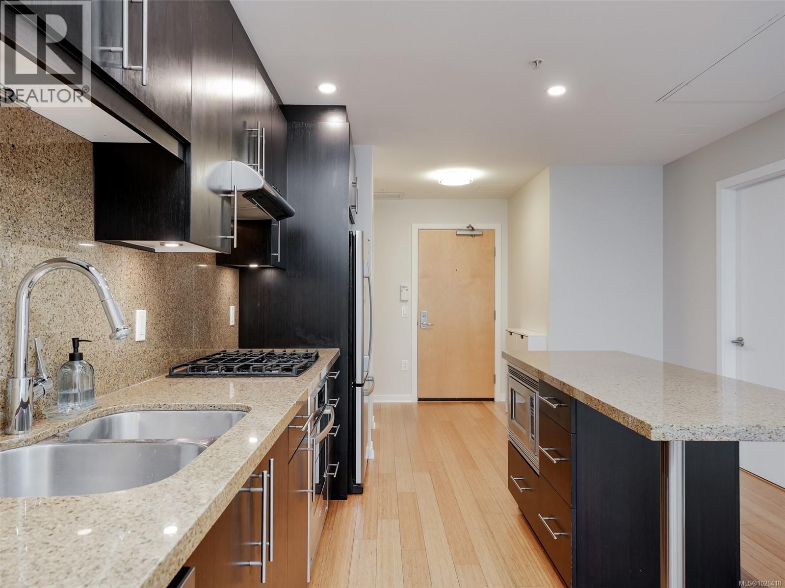 705 373 Tyee Road, Victoria