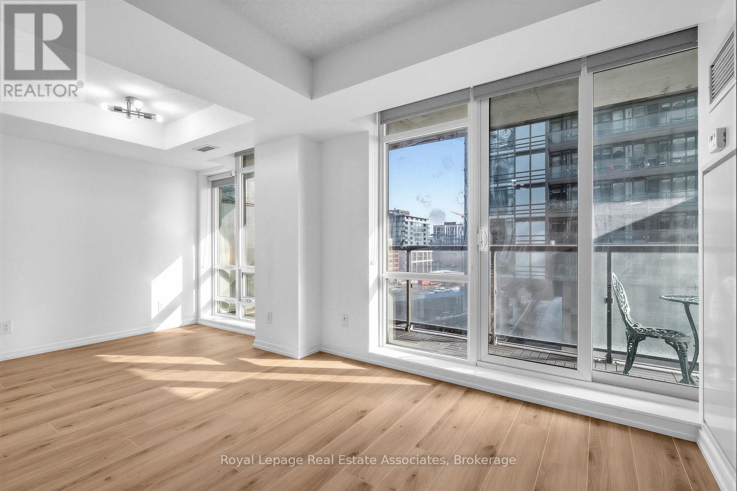 20 Joe Shuster Unit 504 photo 4