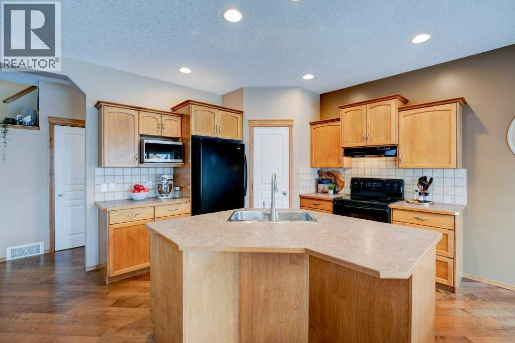Single Family House for Sale in  Chapalina Close SE Chaparral Calgary 