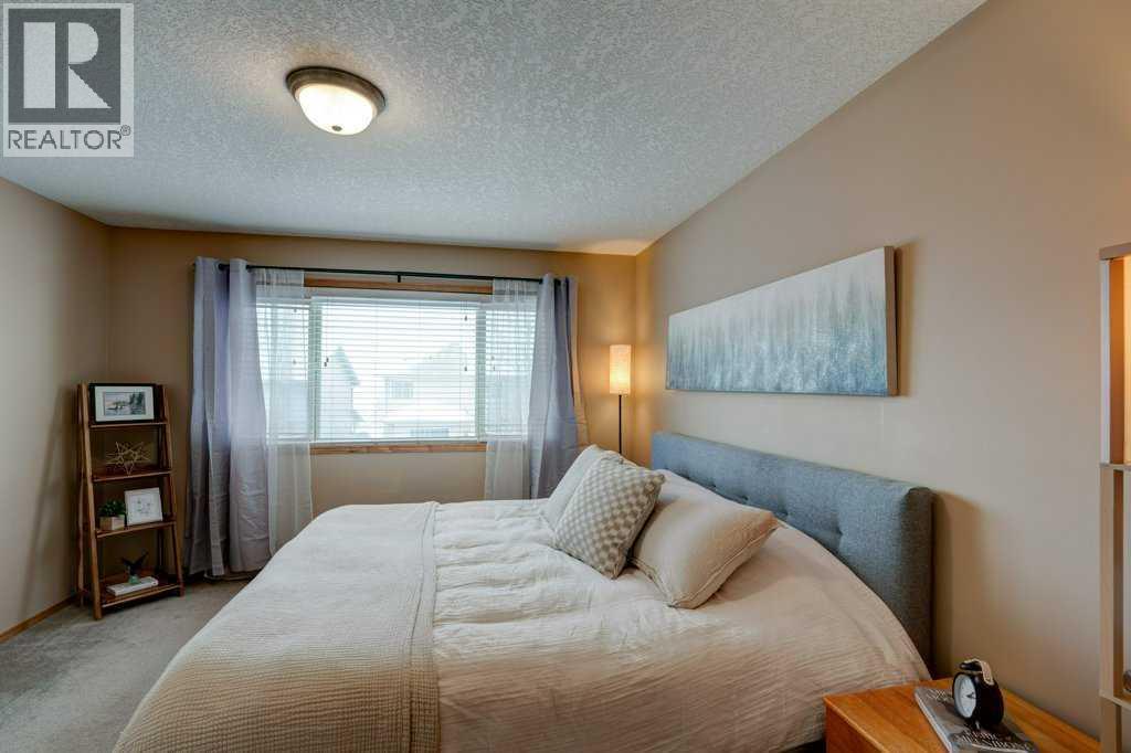 Single Family House for Sale in  Chapalina Close SE Chaparral Calgary 