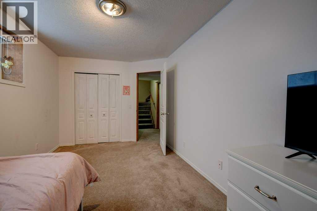 Single Family House for Sale in  Chapalina Close SE Chaparral Calgary 