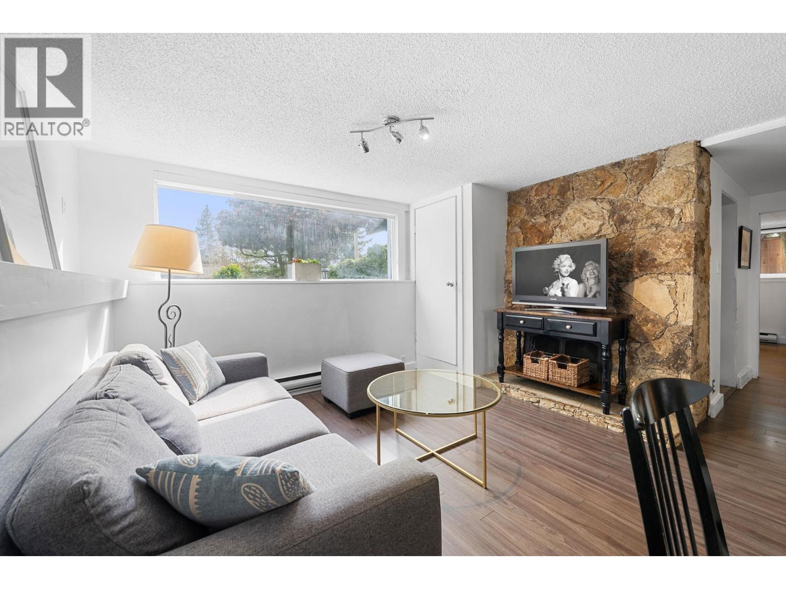 530 W 14TH STREET, North Vancouver