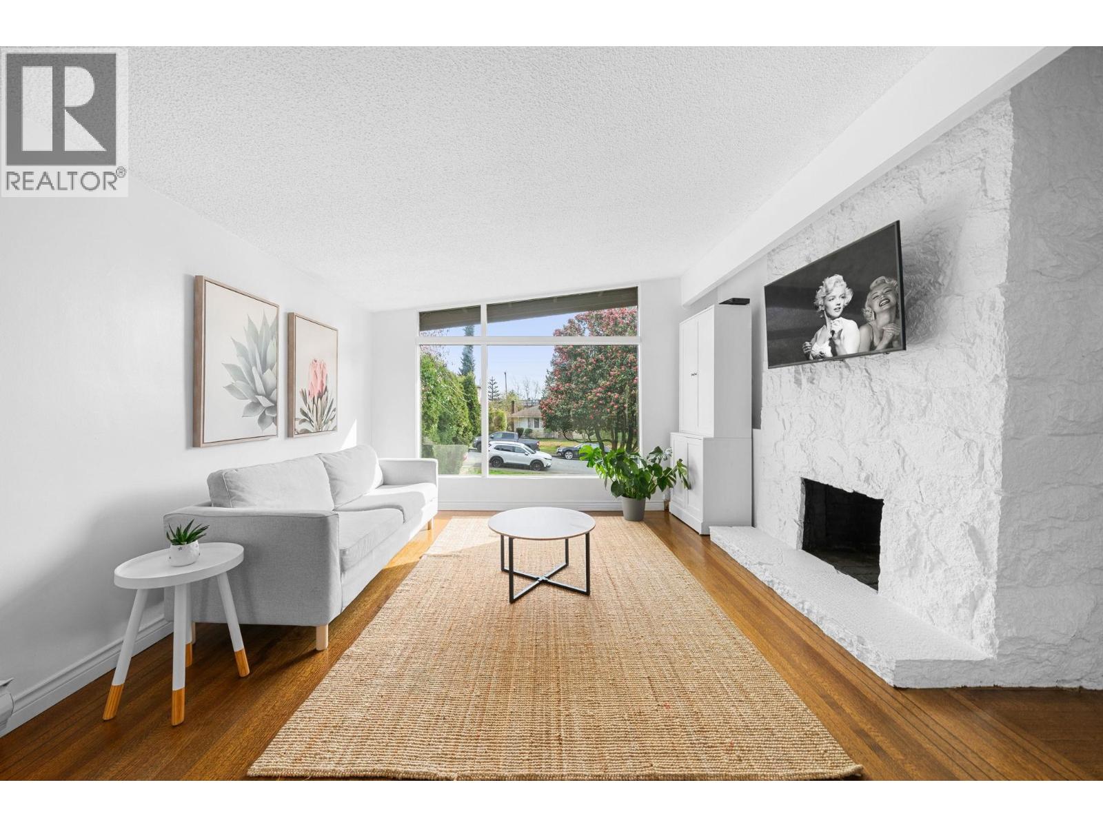 530 W 14TH STREET, North Vancouver