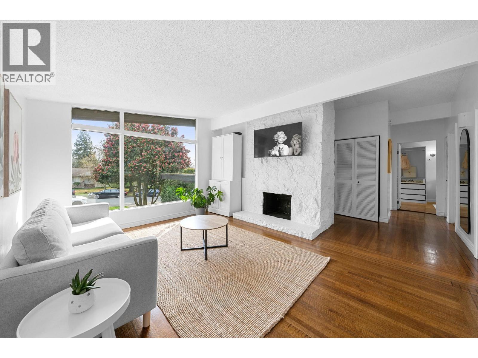 530 W 14TH STREET, North Vancouver