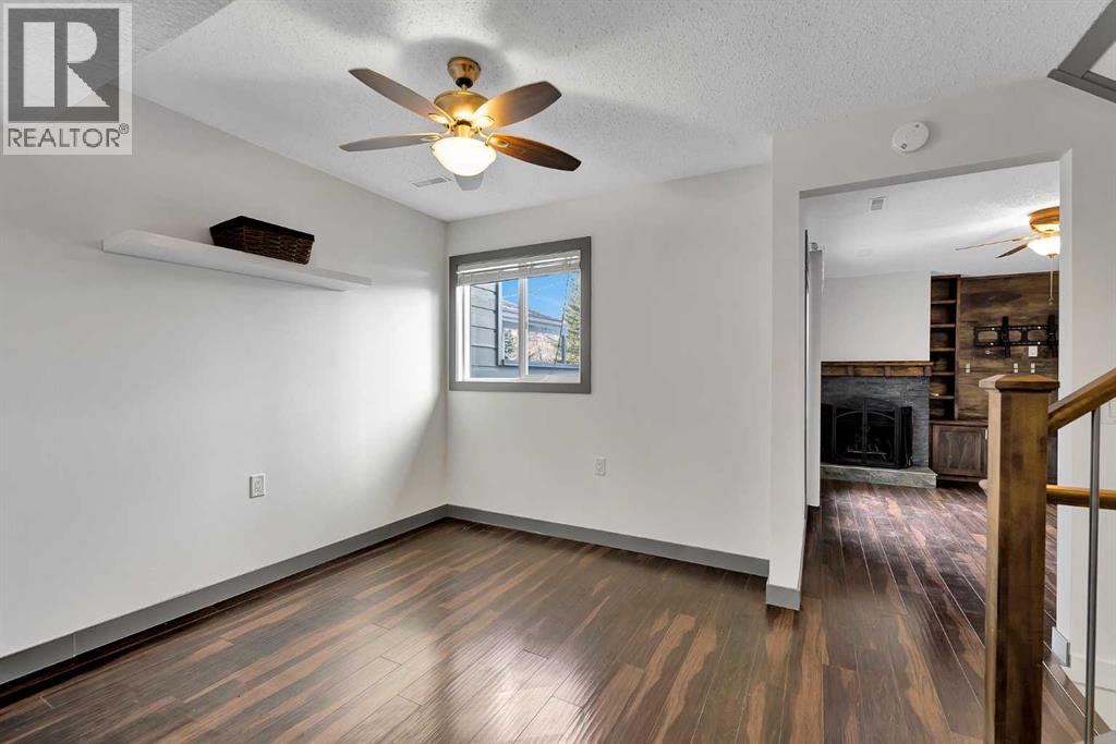 Single Family House for Sale in   Palliser Drive SW Oakridge Calgary 