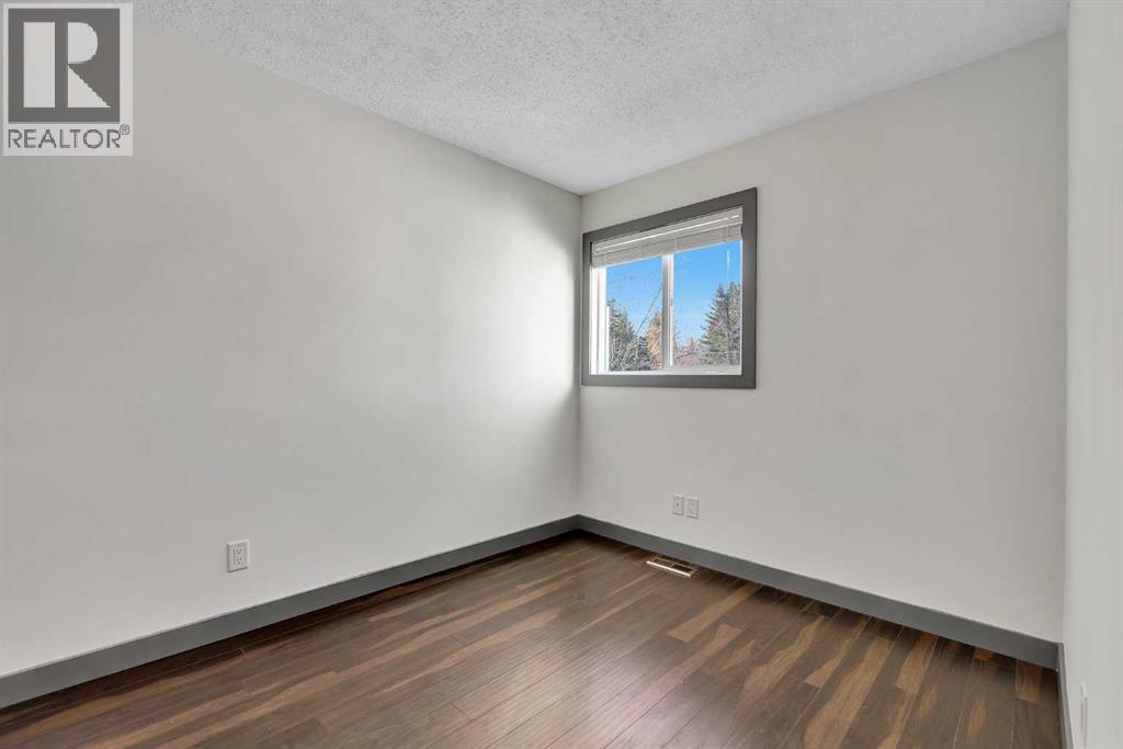 Single Family House for Sale in   Palliser Drive SW Oakridge Calgary 