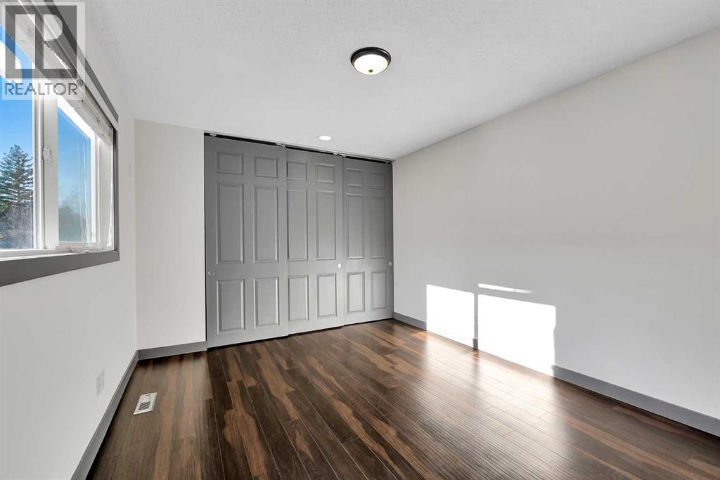 Single Family House for Sale in   Palliser Drive SW Oakridge Calgary 