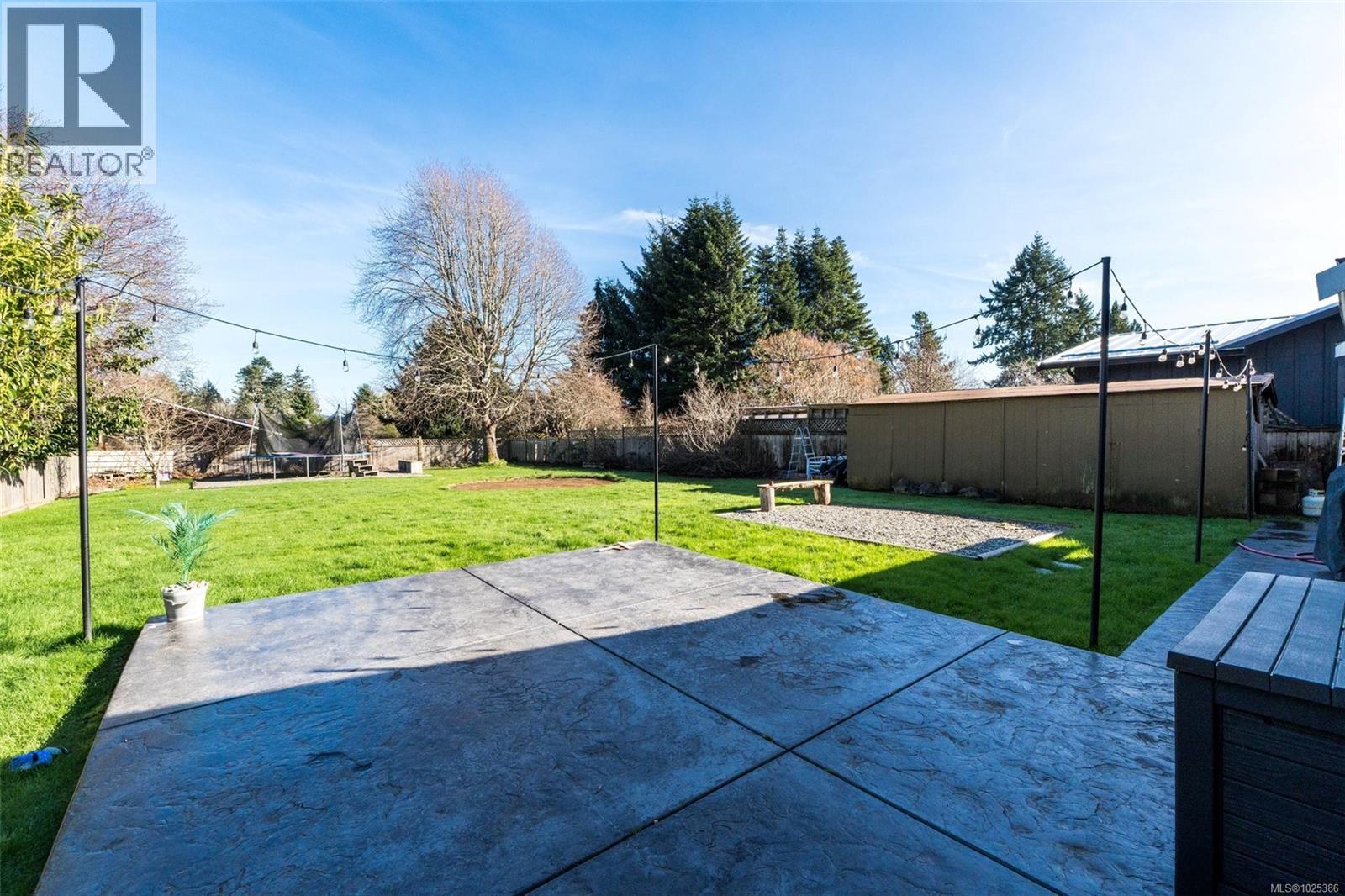 6525 Country Rd, Sooke