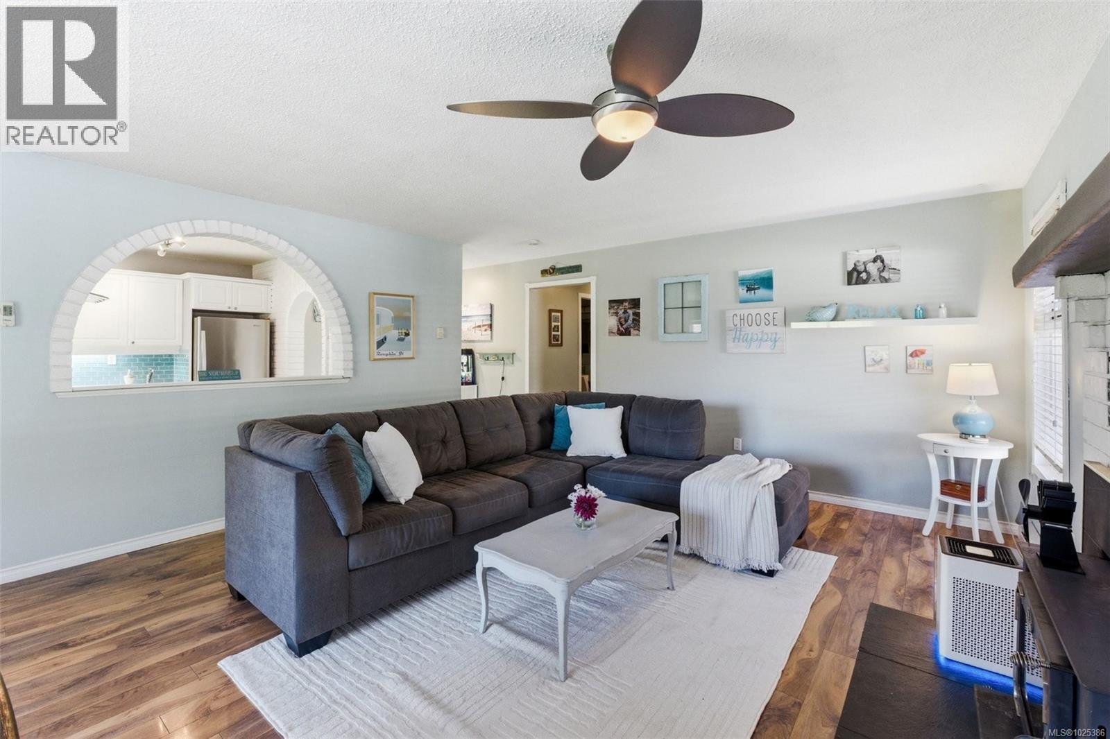 6525 Country Rd, Sooke