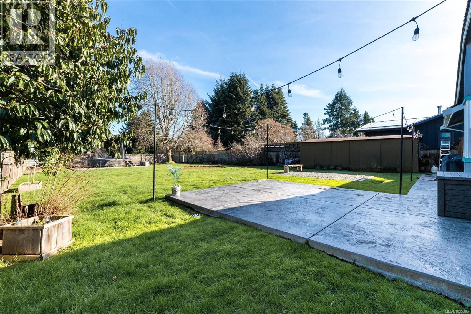 6525 Country Rd, Sooke