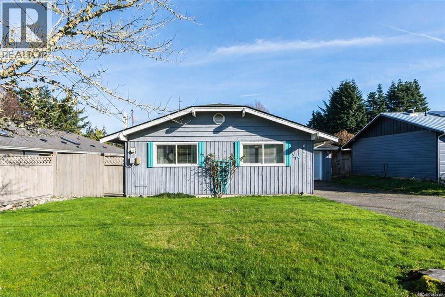 6525 Country Rd, Sooke