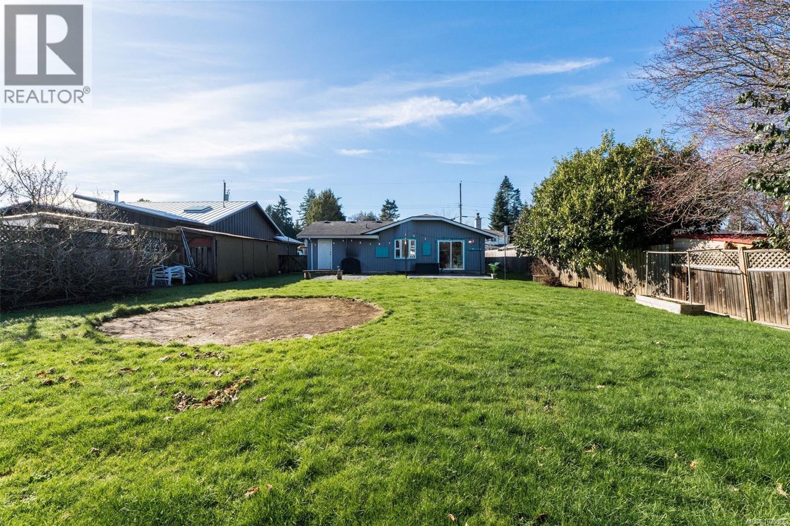 6525 Country Rd, Sooke